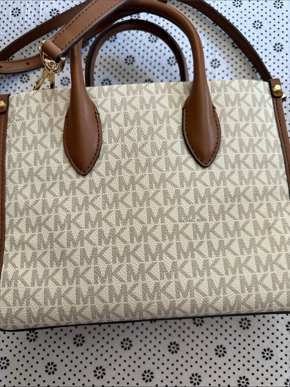 🛍NWOT 🛍 Michael Kors Brown and White Logo Satchel with Crossbody Strap 🛍